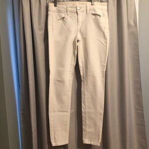 American eagle women’s white skinny jeans